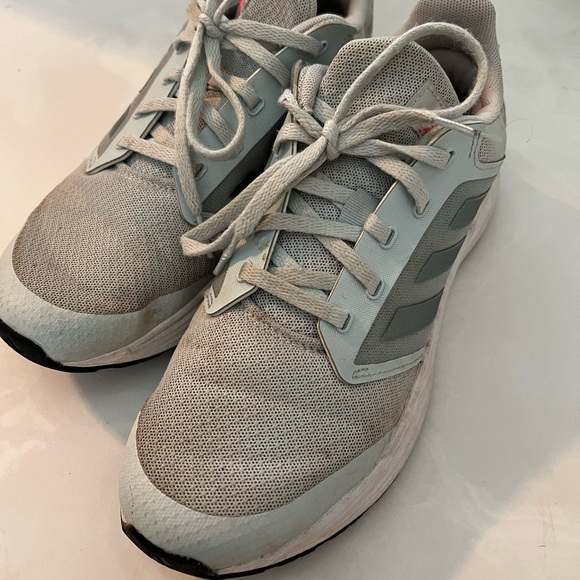 Adidas women size 8 - Picture 3 of 4